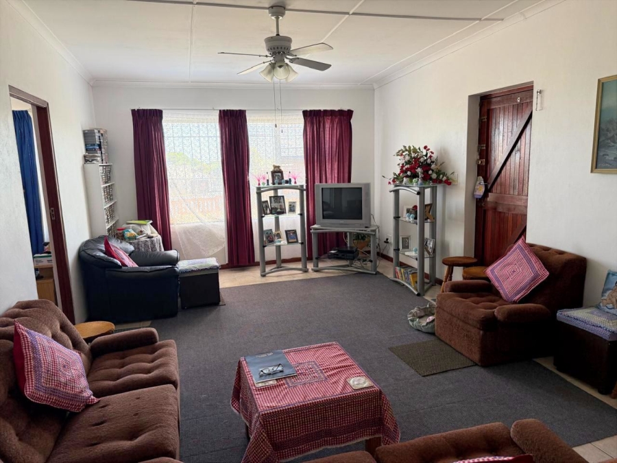 3 Bedroom Property for Sale in Sandbaai Western Cape